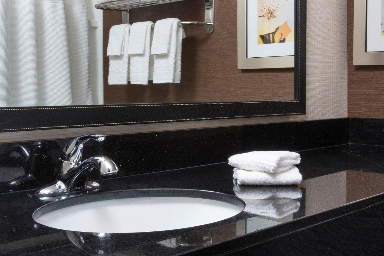 Fairfield Inn & Suites Peru Extérieur photo