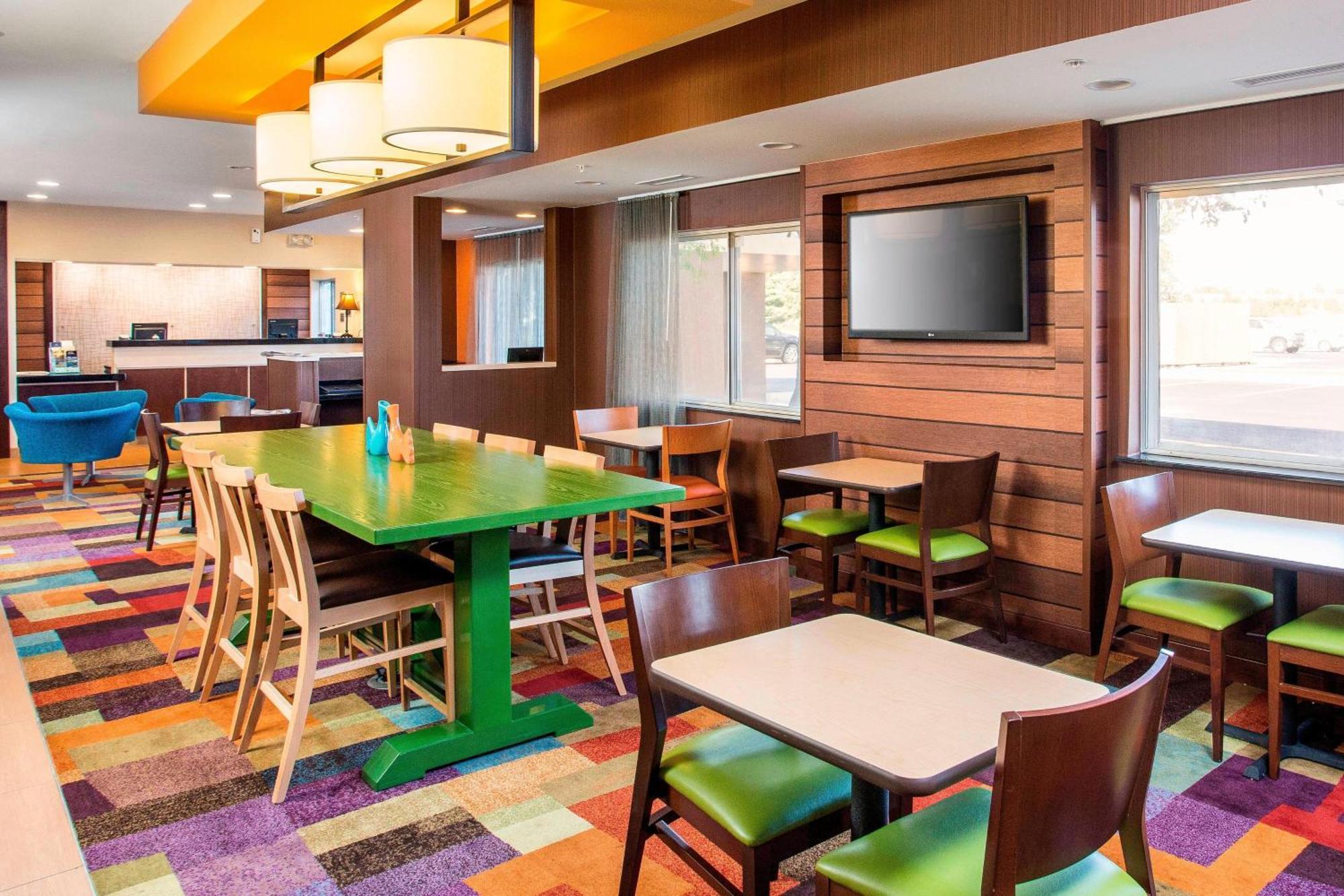 Fairfield Inn & Suites Peru Extérieur photo