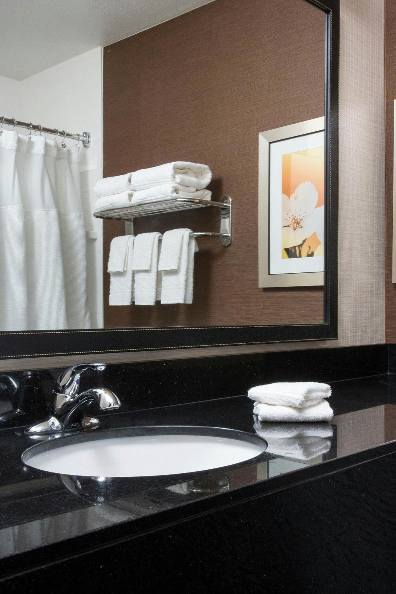 Fairfield Inn & Suites Peru Extérieur photo