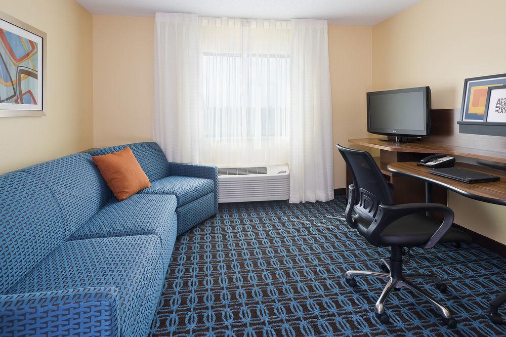 Fairfield Inn & Suites Peru Extérieur photo