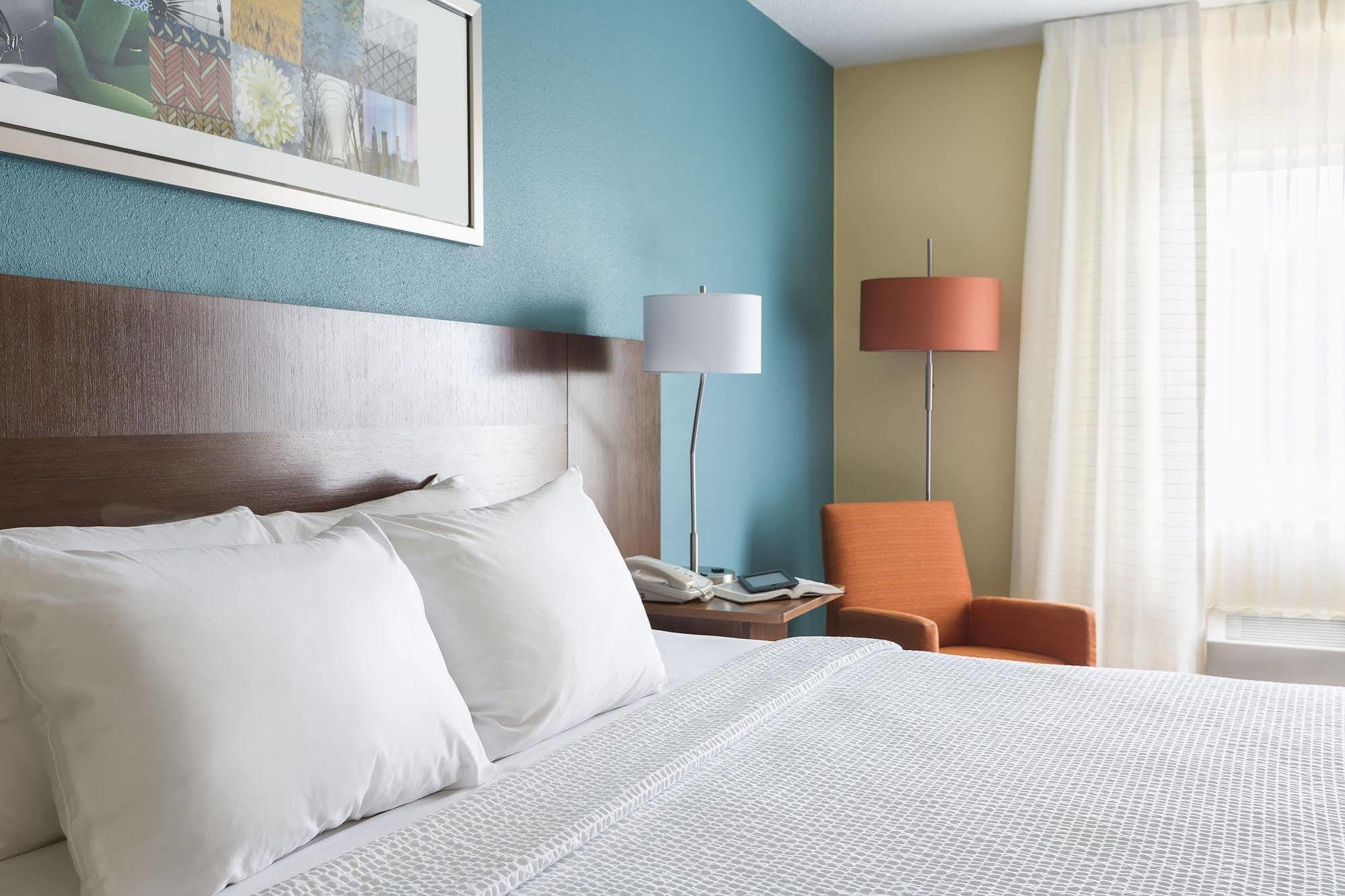 Fairfield Inn & Suites Peru Extérieur photo